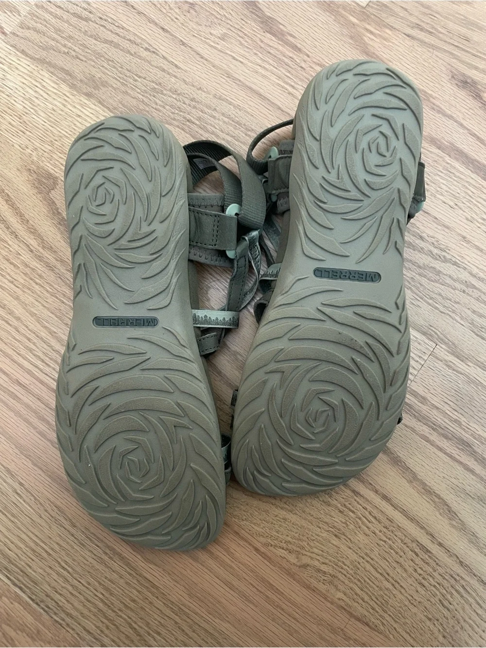 Women's Merrell Terran 3 Hiking sandals with adjustable straps Sz 9